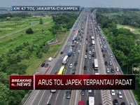 Arus Tol Japek Padat Hingga Ribuan Kendaraan Keluar Jakarta