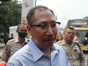 Memodernisasi Pelayan Antar Kepala Bapenda Jabar Sabet Penghargaan