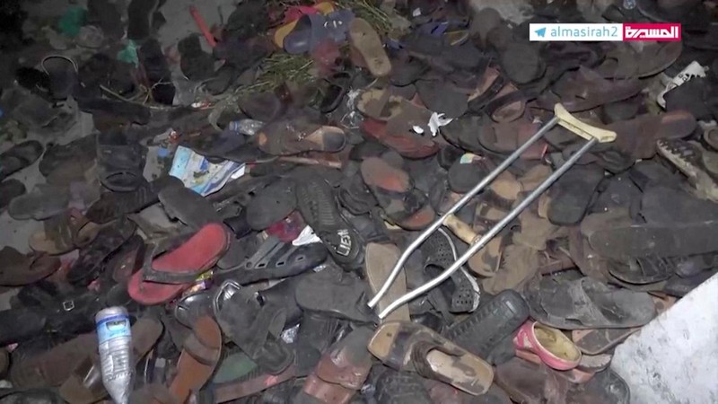 Acara bagi-bagi bantuan Lebaran di distrik Bab al-Yaman, Yaman, berujung maut. Sebanyak 85 orang meninggal dan 322 orang terluka akibat berdesak-desakan. (via REUTERS/HOUTHI MEDIA CENTER)