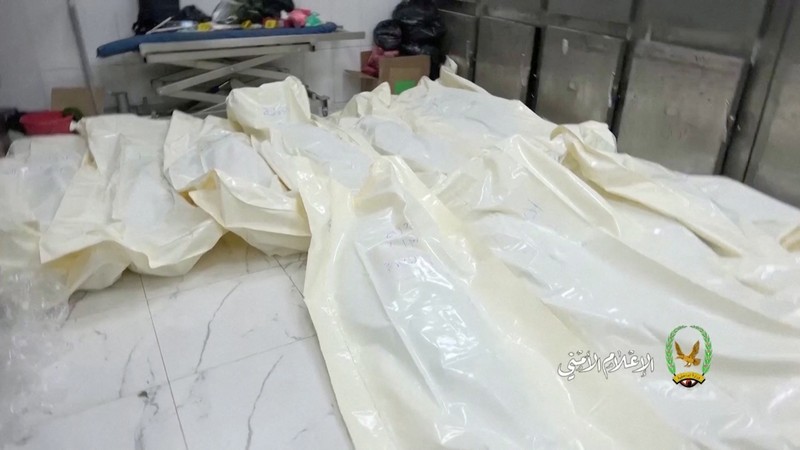 Acara bagi-bagi bantuan Lebaran di distrik Bab al-Yaman, Yaman, berujung maut. Sebanyak 85 orang meninggal dan 322 orang terluka akibat berdesak-desakan. (via REUTERS/HOUTHI MEDIA CENTER)
