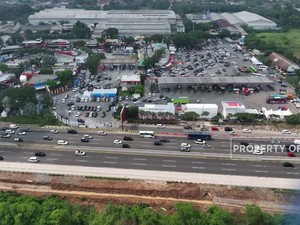 Dear Pemudik, Rest Area KM 57 Tol Japek Terpantau Padat