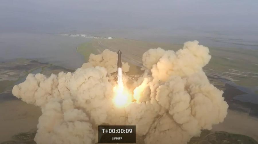 Peluncuran Spaceship, roket raksasa buatan SpaceX.