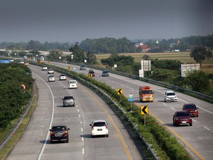 Arus Balik Nataru di Tol Surabaya-Mojokerto Ramai Lancar