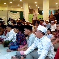 Ratusan Jamaah Masjid Almansyur Tambora Salat Idul Fitri