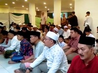 Ratusan Jamaah Masjid Almansyur Tambora Salat Idul Fitri