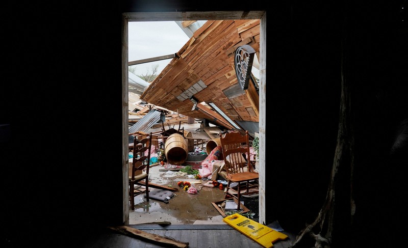 Pemandangan supersel tornado meletus di Oklahoma, AS terlihat dalam tangkapan layar ini yang diambil dari animasi media sosial beresolusi tinggi yang diperoleh Reuters pada 20 April 2023. (via REUTERS/UGC) Pemandangan supersel tornado meletus di Oklahoma, AS terlihat dalam tangkapan layar ini yang diambil dari animasi media sosial beresolusi tinggi yang diperoleh Reuters pada 20 April 2023. (via REUTERS/UGC)