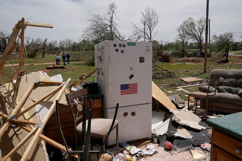 Pemandangan supersel tornado meletus di Oklahoma, AS terlihat dalam tangkapan layar ini yang diambil dari animasi media sosial beresolusi tinggi yang diperoleh Reuters pada 20 April 2023. (via REUTERS/UGC) Pemandangan supersel tornado meletus di Oklahoma, AS terlihat dalam tangkapan layar ini yang diambil dari animasi media sosial beresolusi tinggi yang diperoleh Reuters pada 20 April 2023. (via REUTERS/UGC)