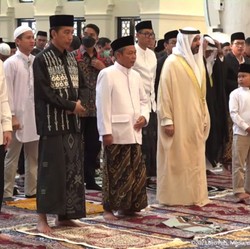 Video: Jokowi & Maruf Amin Salat Id Hingga Himbauan Menhub