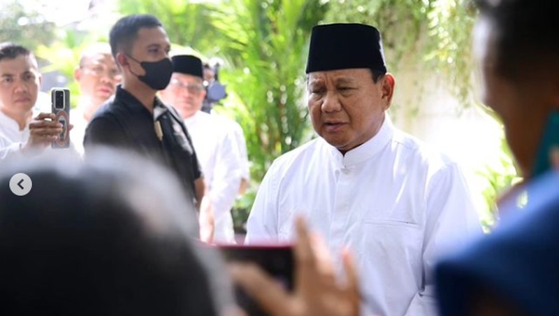 Presiden menerima kedatangan Menteri Pertahanan Prabowo Subianto dan putranya, Didit Hediprasetyo, sekitar pukul 12.00 WIB saat berada di kediamannya di Kota Surakarta. (Tangkapan Layar Instagram @sekretariat.kabinet)