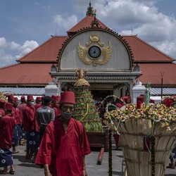 Anak Orang Penting Hidup Melarat, Ogah Jual Nama Ortu Untuk Sukses