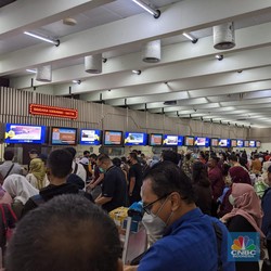 Penampakan Bandara Soetta Padat Pemudik di H+1 Lebaran