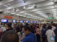 Penampakan Bandara Soetta Padat Pemudik di H+1 Lebaran