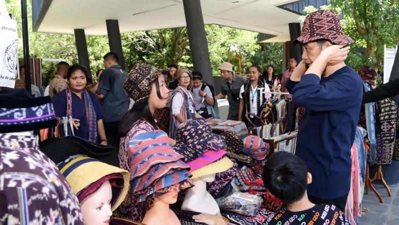 Presiden RI meninjau kesiapan Labuan Bajo menerima kehadiran para Kepala Negara/Kepala Pemerintahan dari negara-negara anggota ASEAN. (Instagram/Jokowi)