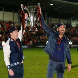 Klub Bola Milik Ryan Reynolds Wrexham Lolos ke League Two