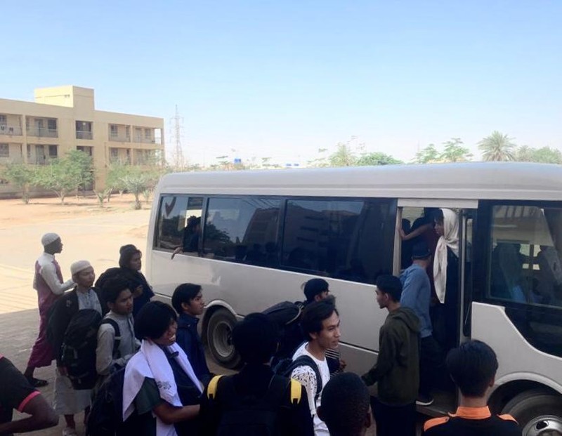 Pemerintah berusaha untuk mengevakuasi WNI di Sudan yang masih berlangsung konflik yang semakin mencekam. Pemerintah berusaha untuk mengevakuasi WNI di Sudan yang masih berlangsung konflik yang semakin mencekam. (Dok. Kemenlu RI)