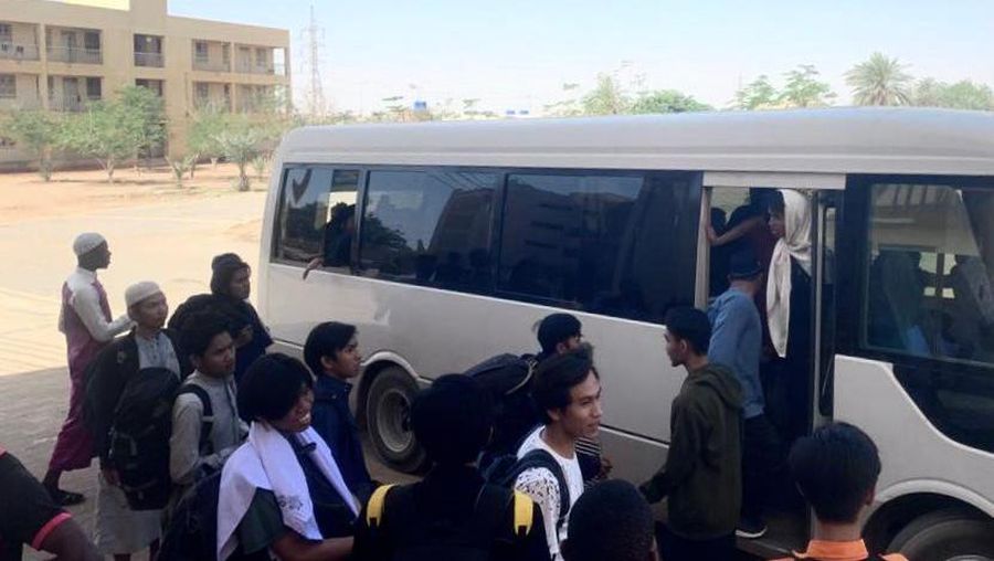 Pemerintah berusaha untuk mengevakuasi WNI di Sudan yang masih berlangsung konflik yang semakin mencekam. (Dok. Kemenlu RI)