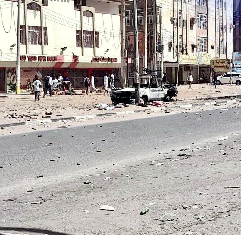 Pemerintah berusaha untuk mengevakuasi WNI di Sudan yang masih berlangsung konflik yang semakin mencekam. Pemerintah berusaha untuk mengevakuasi WNI di Sudan yang masih berlangsung konflik yang semakin mencekam. (Dok. Kemenlu RI)