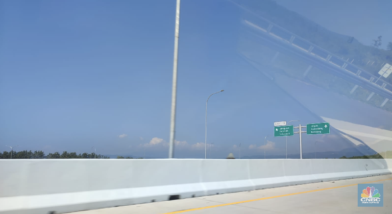 Tol Cisumdawu dari Cipali ke Bandung, GTO Muhammad Toha untuk Mudik/arus balik. (CNBC Indonesia/Asep Toha) Tol Cisumdawu dari Cipali ke Bandung, GTO Muhammad Toha untuk Mudik/arus balik. (CNBC Indonesia/Asep Toha)