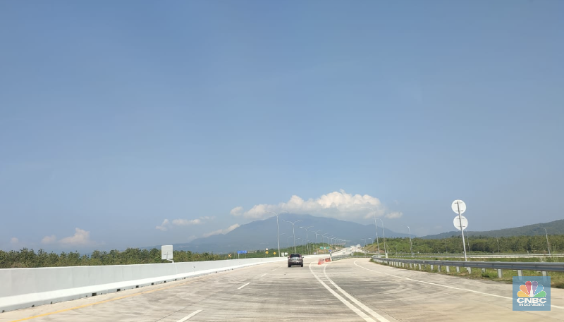 Tol Cisumdawu dari Cipali ke Bandung, GTO Muhammad Toha untuk Mudik/arus balik. (CNBC Indonesia/Asep Toha) Tol Cisumdawu dari Cipali ke Bandung, GTO Muhammad Toha untuk Mudik/arus balik. (CNBC Indonesia/Asep Toha)