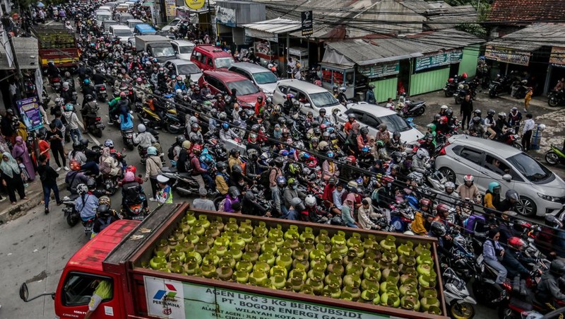 Macet Horor Jalur Puncak Bogor, Kendaraan Tak Bergerak