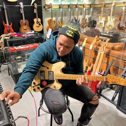 Virgoun Dituntut Nafkah Rp 12 M, Apakah Wajar?