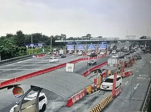 Arus Mudik di GT Warugunung Surabaya