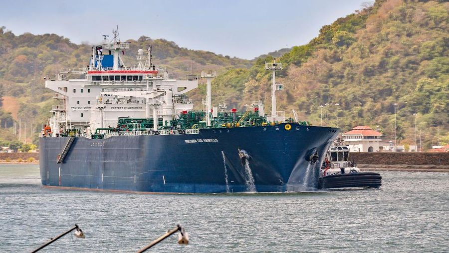 Kapal Gas Tanker Terbesar Dunia Milik RI Lewati Terusan Panama. (Pertamina International Shipping)