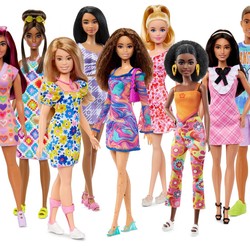 Lawan Standar Kecantikan, Ini Potret Barbie Down Syndrome