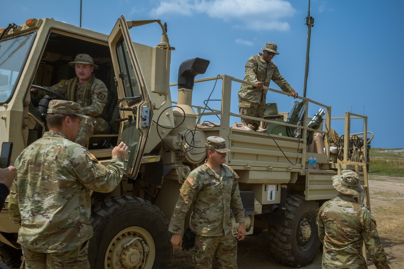 Militer Amerika Serikat mempersiapkan latihan tembakan langsung yang akan dipresentasikan kepada anggota media pada 25 April 2023 di Naval Education Training and Doctrine Command (NETDC) di San Antonio, Zambales, Filipina. Militer Amerika Serikat mempersiapkan latihan tembakan langsung yang akan dipresentasikan kepada anggota media pada 25 April 2023 di Naval Education Training and Doctrine Command (NETDC) di San Antonio, Zambales, Filipina. Latihan tembak langsung adalah bagian dari latihan tahunan AS-Filipina yang disebut Balikatan, yang berarti