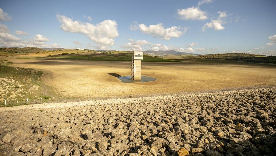 Pemandangan Lembah Chiba, yang menampung penyu air yang terancam kehilangan habitat alaminya akibat kekeringan di wilayah tersebut, di Nabeul, Tunisia pada 11 April 2023. (Yassine Gaidi/Anadolu Agency via Getty Images)