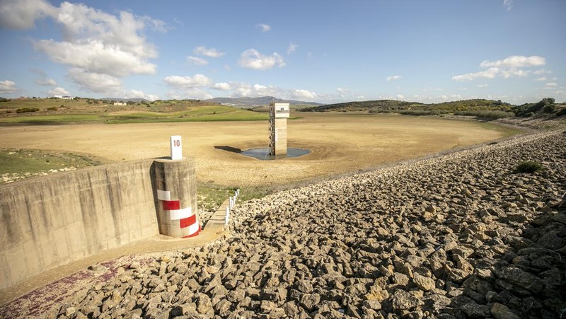 Pemandangan Lembah Chiba, yang menampung penyu air yang terancam kehilangan habitat alaminya akibat kekeringan di wilayah tersebut, di Nabeul, Tunisia pada 11 April 2023. (Yassine Gaidi/Anadolu Agency via Getty Images)