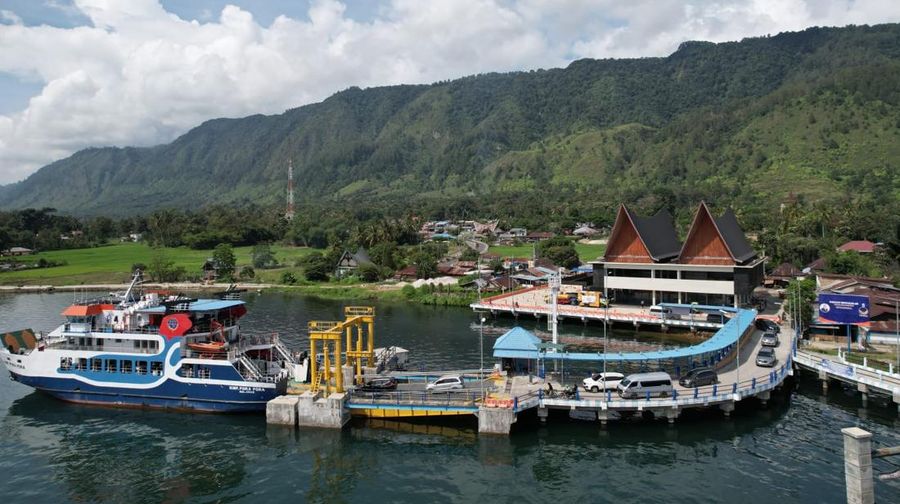 Penyeberangan Pelabuhan Ajibata-Ambarita di Danau Toba, Sumatera Utara. (Dok. ASDP)