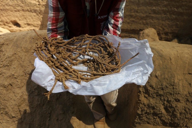 PERU-ARCHAEOLOGY/MUMMY Archaeologists work at the archaeological complex of Cajamarquilla where pre-Inca mummies from 900 to 1200 years old were discovered, in Lima, Peru April 24, 2023. REUTERS/Sebastian Castaneda
