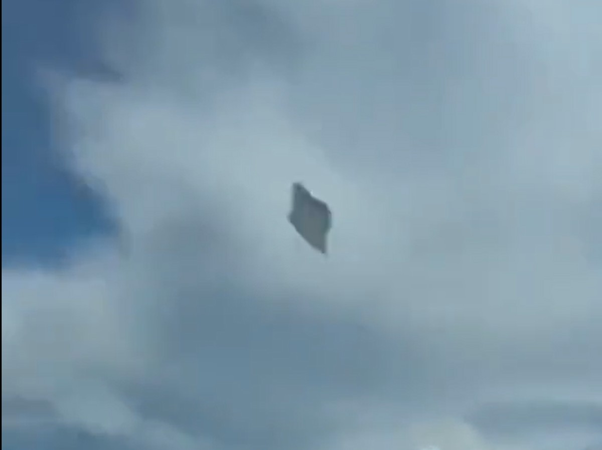 Objek Misterius 3I/ATLAS Diduga Pesawat Alien Serang Bumi November 2025