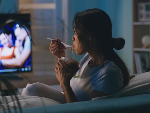 Kebiasaan Tak Terduga Penyebab Kolesterol Tinggi, Kebanyakan Duduk Termasuk