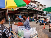 Cuaca Panas Mendidih bak 'Neraka', Warga Thailand Berburu Es