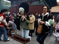 Anak Muda di China Kok 'Ogah' Nikah Ya? Begini Analisisnya...