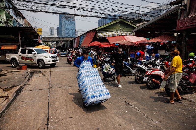 Jalan Raya padang bukit tinggi macet parah. (CNBC Indonesia/Budi Kurniawan) Jalan Raya padang bukit tinggi macet parah. (CNBC Indonesia/Budi Kurniawan)