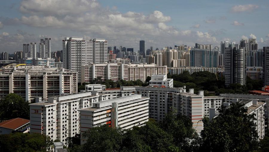FILE PHOTO: A view of residential properties in Singapore November 17, 2020.  REUTERS/Edgar Su/File Photo