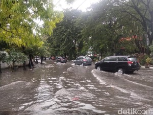 9.096 RT di Surabaya Dipasang Saluran Air hingga 2026 Atasi Genangan-Banjir