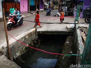 Sederet Catatan Aturan Tak Boleh Buang Air Limbah Rumah ke Selokan di Jakarta
