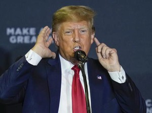 Trump Umbar Janji ke Kelompok Kristen soal Sepuluh Perintah