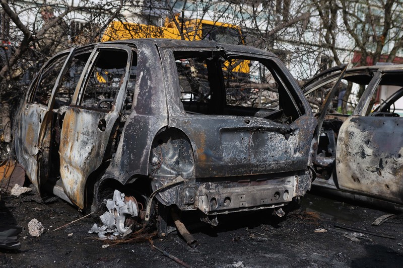 Serangan rudal Rusia kembali menargetkan beberapa kota di Ukraina, termasuk ibu kota Kiev. (National Police of Ukraine via AP) Serangan rudal Rusia kembali menargetkan beberapa kota di Ukraina, termasuk ibu kota Kiev. (National Police of Ukraine via AP)