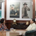 Susi Pudjiastuti Sowan Prabowo Subianto, Makan Steak & Salad