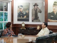 Susi Pudjiastuti Sowan Prabowo Subianto, Makan Steak & Salad
