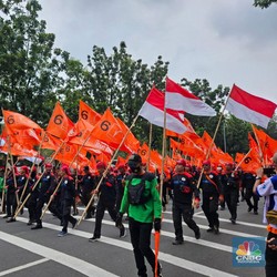 Lautan Massa Buruh di Sekitar Istana Capai 10.000 Orang