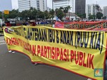 Video: Ribuan Buruh Tumpah Ruah di Istora Senayan