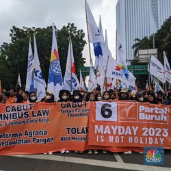 Ternyata, Ini Sebab Buruh Gerah & Tuntut Cabut UU Cipta Kerja