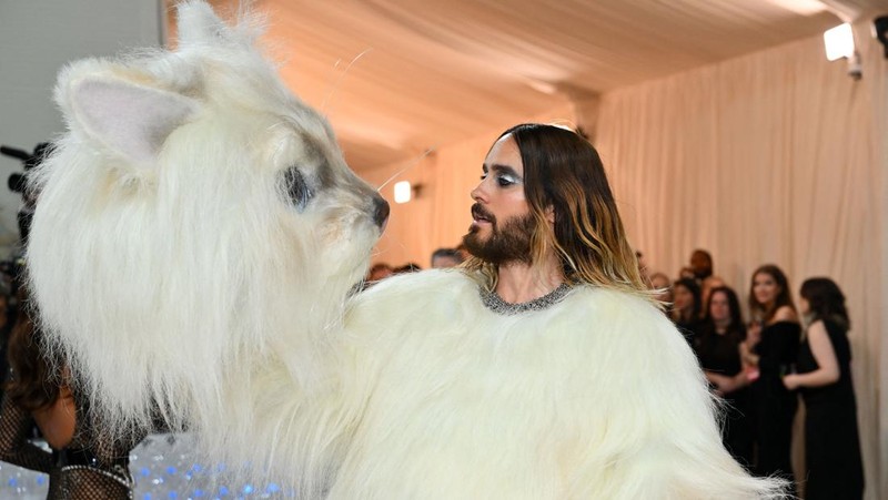 Aktor AS Jared Leto tiba untuk Met Gala 2023 di Metropolitan Museum of Art pada 1 Mei 2023, di New York. - Gala mengumpulkan uang untuk Institut Kostum Museum Seni Metropolitan. Tema Gala 2023 adalah 