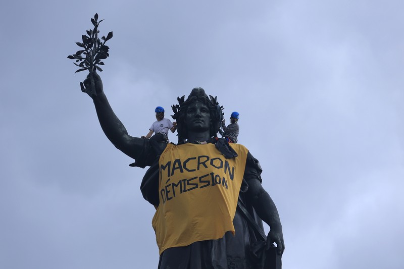 Demo memanas di Prancis. (Getty Images/Ameer Alhalbi)